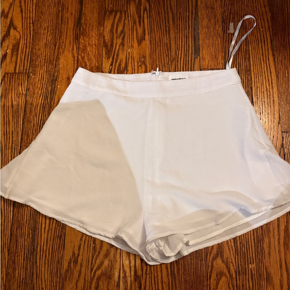 Flowy White Superdown high waisted shorts, size medium